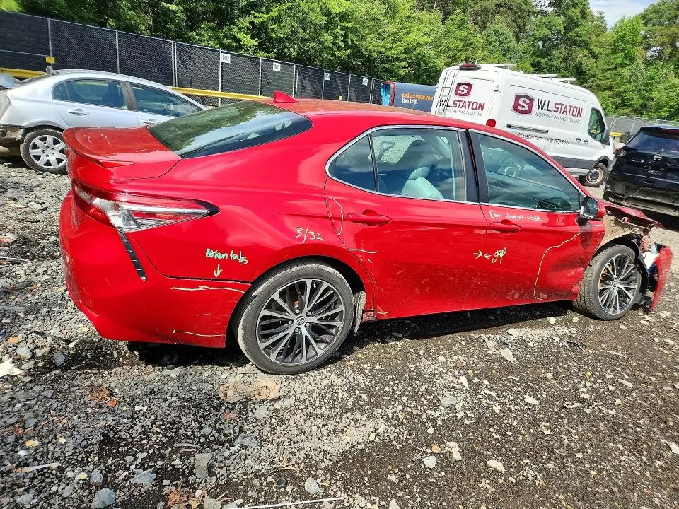 2019 TOYOTA CAMRY SE  