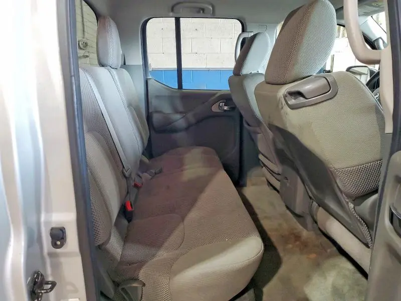 2013 NISSAN FRONTIER S  