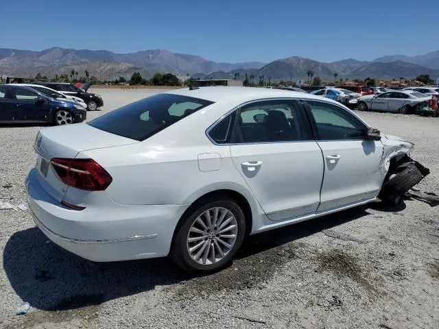 2017 VOLKSWAGEN PASSAT SE  