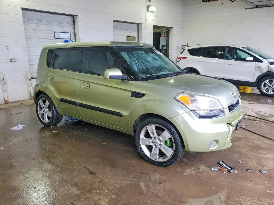 2010 KIA SOUL +  