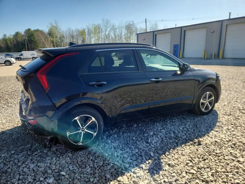 2023 KIA NIRO SX  