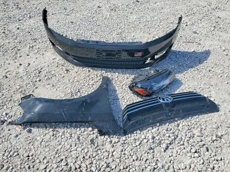 2015 VOLKSWAGEN PASSAT SE  