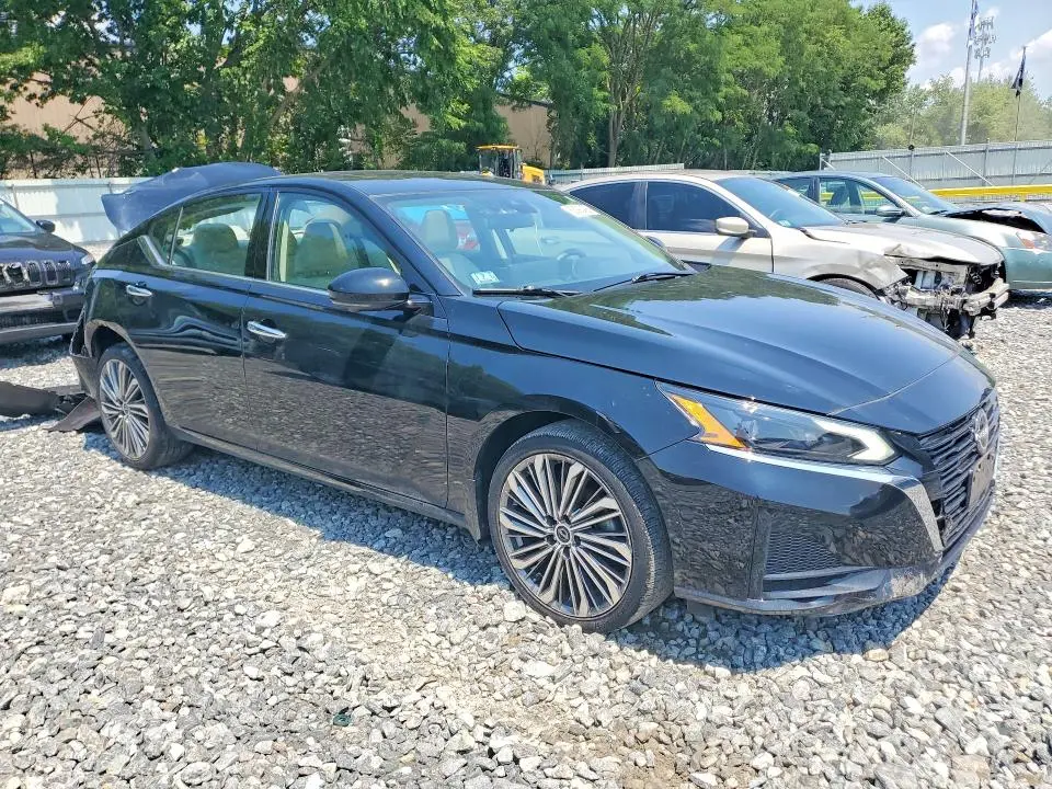 2024 NISSAN ALTIMA SL  