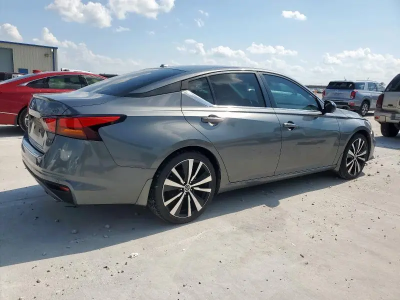 2022 NISSAN ALTIMA SR  