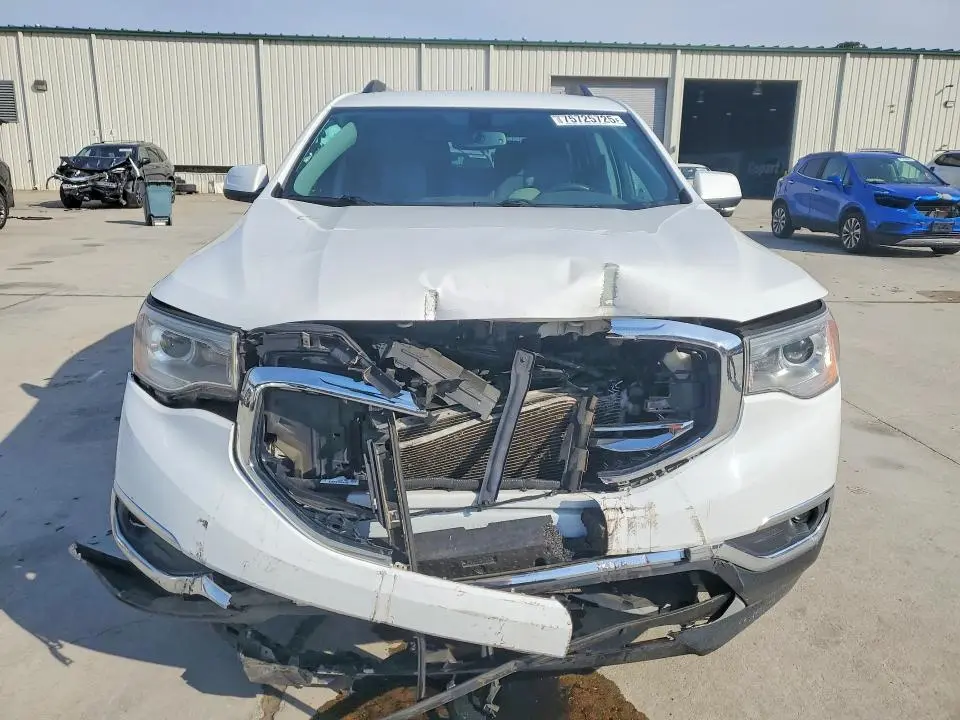 2017 GMC ACADIA SLT-1  