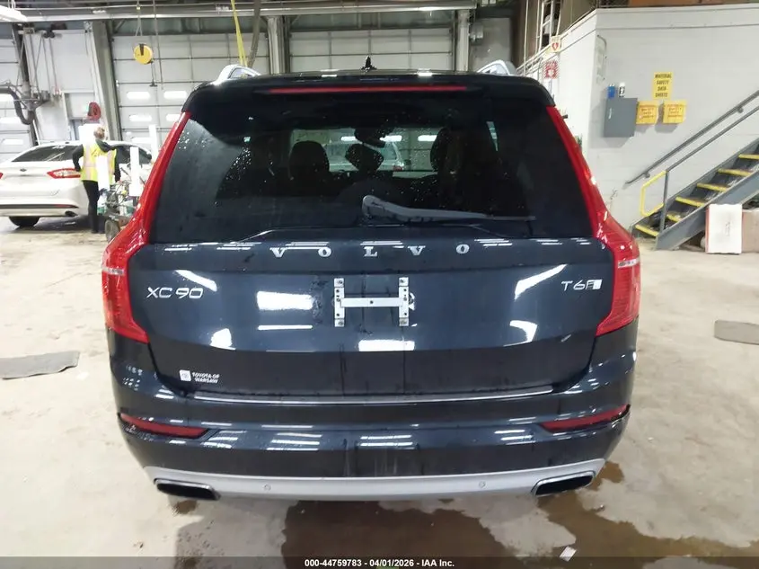2017 VOLVO XC90 T6 MOMENTUM