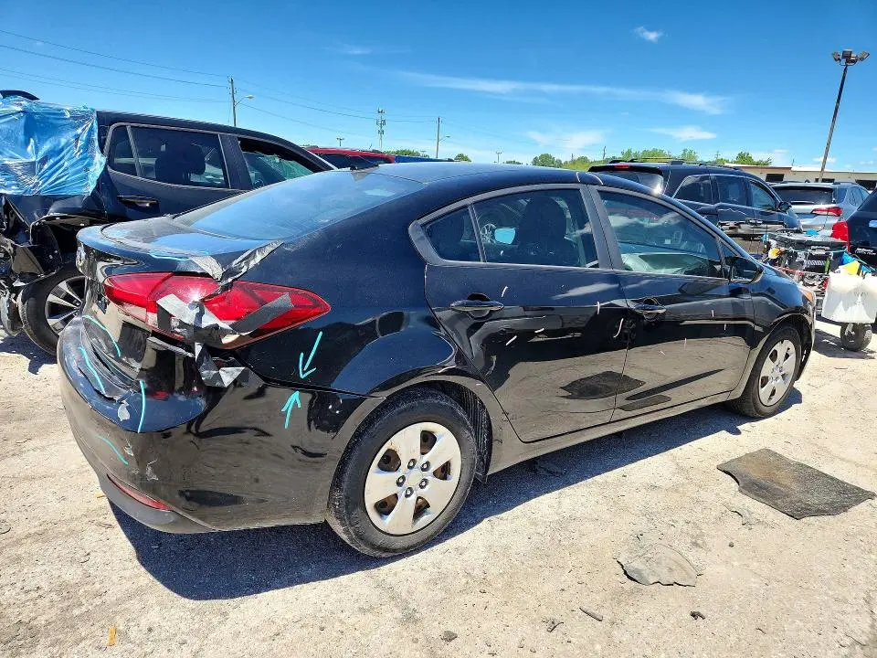 2017 KIA FORTE LX  