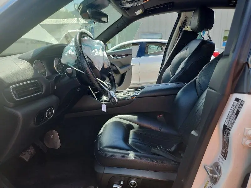 2022 MASERATI LEVANTE BASE  