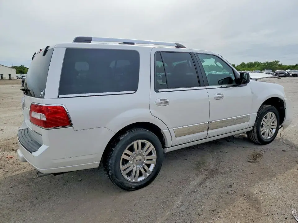 2011 LINCOLN NAVIGATOR   