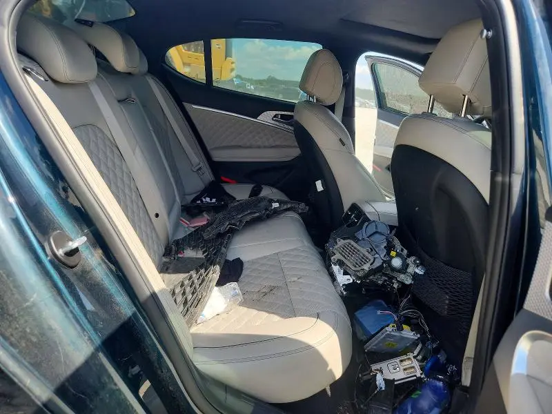 2023 GENESIS G70 3.3T STANDARD  