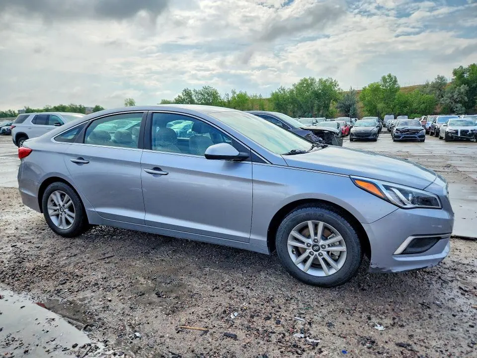 2017 HYUNDAI SONATA SE  