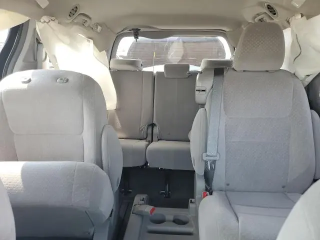 2015 TOYOTA SIENNA LE  