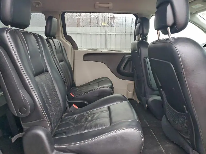 2011 CHRYSLER TOWN & COUNTRY TOURING L  