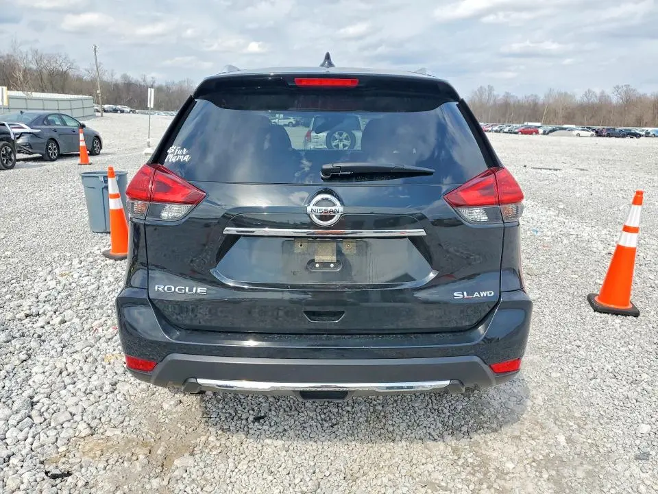 2017 NISSAN ROGUE SL  