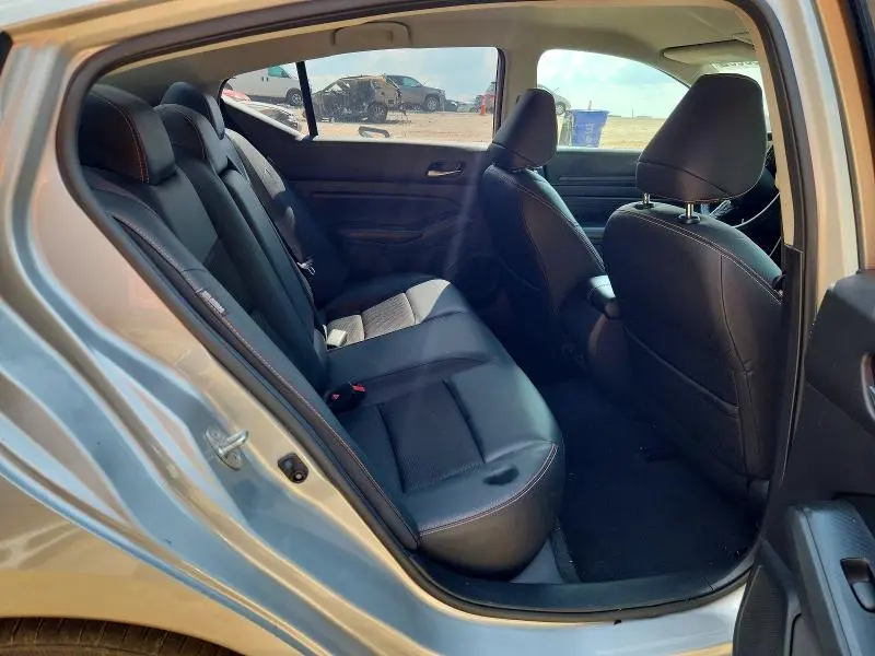 2021 NISSAN ALTIMA SR  
