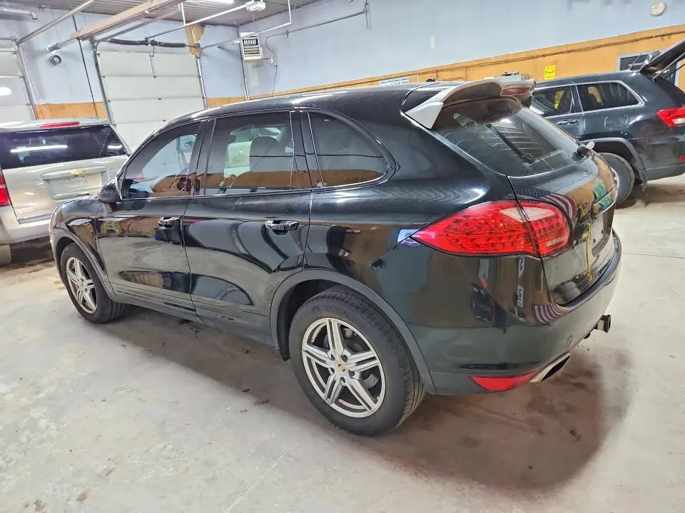 2014 PORSCHE CAYENNE   