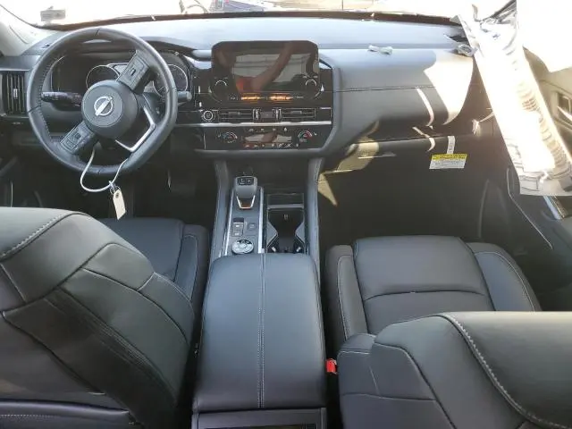 2024 NISSAN PATHFINDER SL  