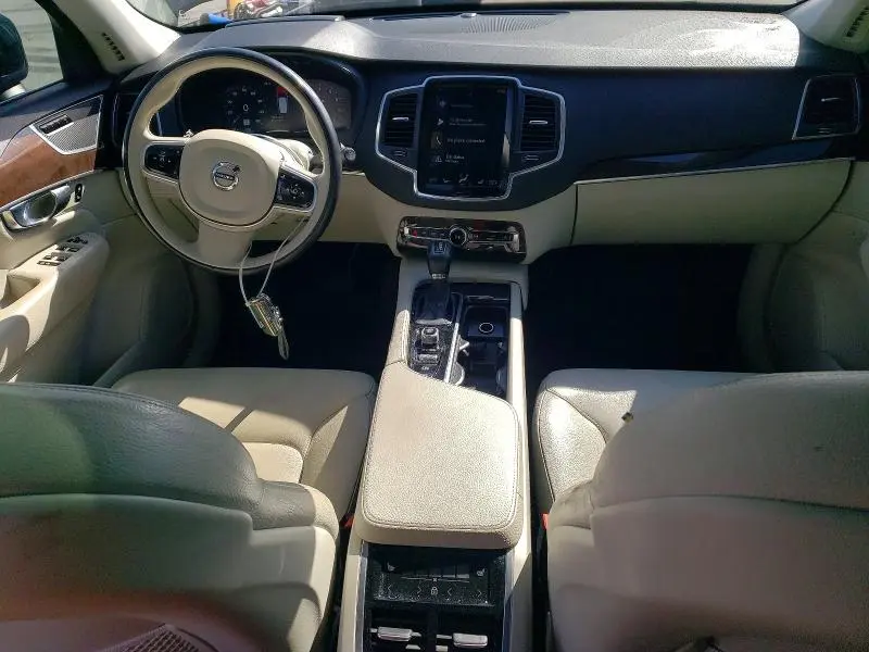 2019 VOLVO XC90 T6 MOMENTUM  