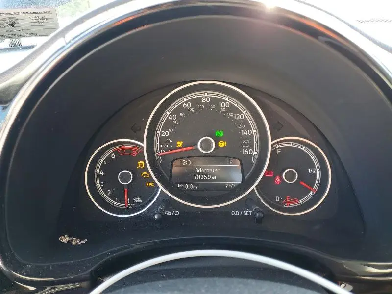 2018 VOLKSWAGEN BEETLE S  