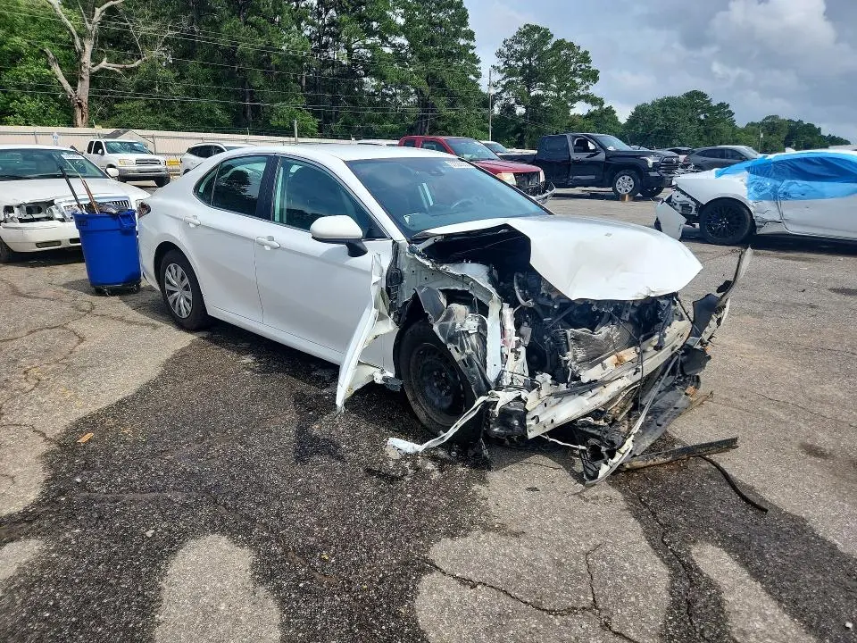 2022 TOYOTA CAMRY LE  