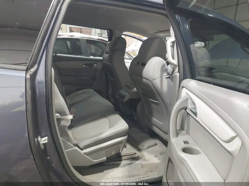 2014 CHEVROLET TRAVERSE LS
