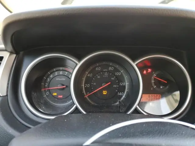 2011 NISSAN VERSA S  