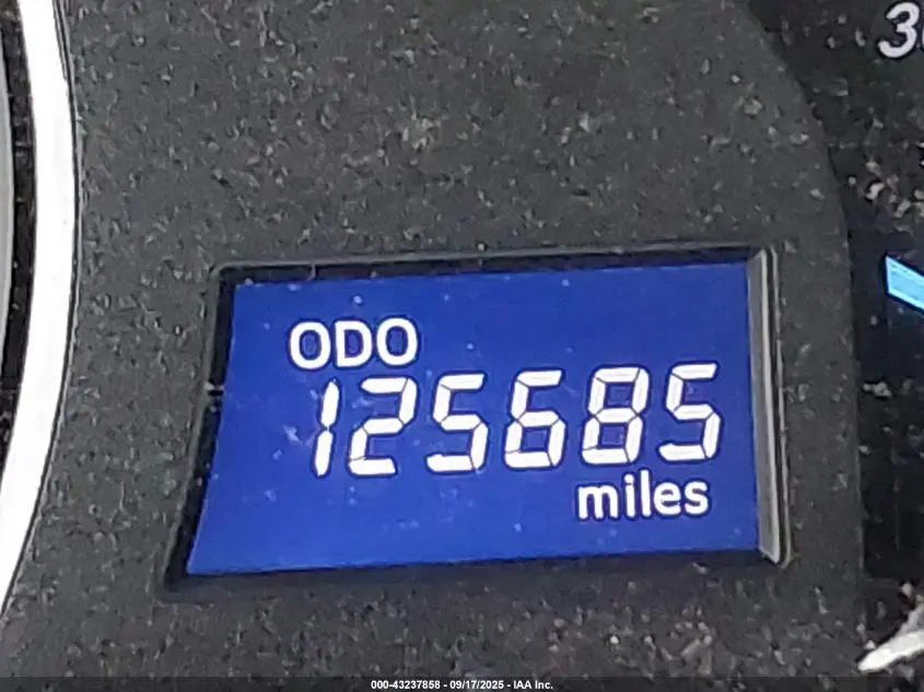 2013 TOYOTA CAMRY LE