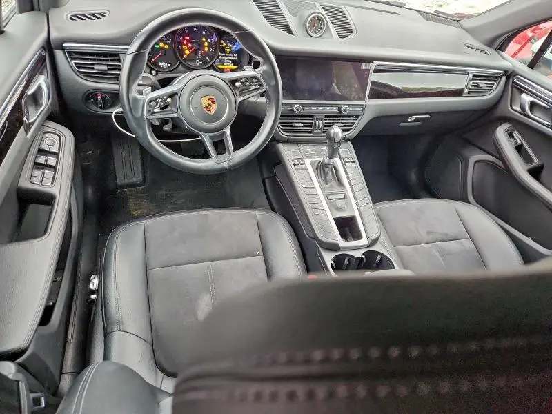 2021 PORSCHE MACAN   