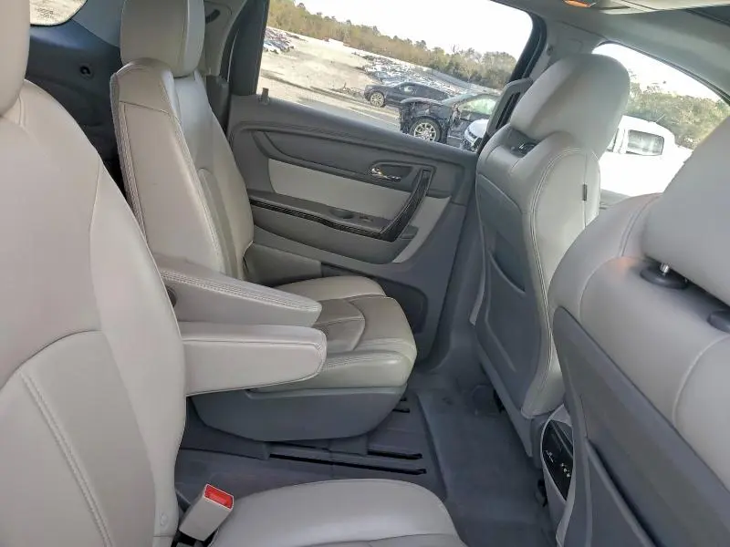 2013 GMC ACADIA SLT-2  