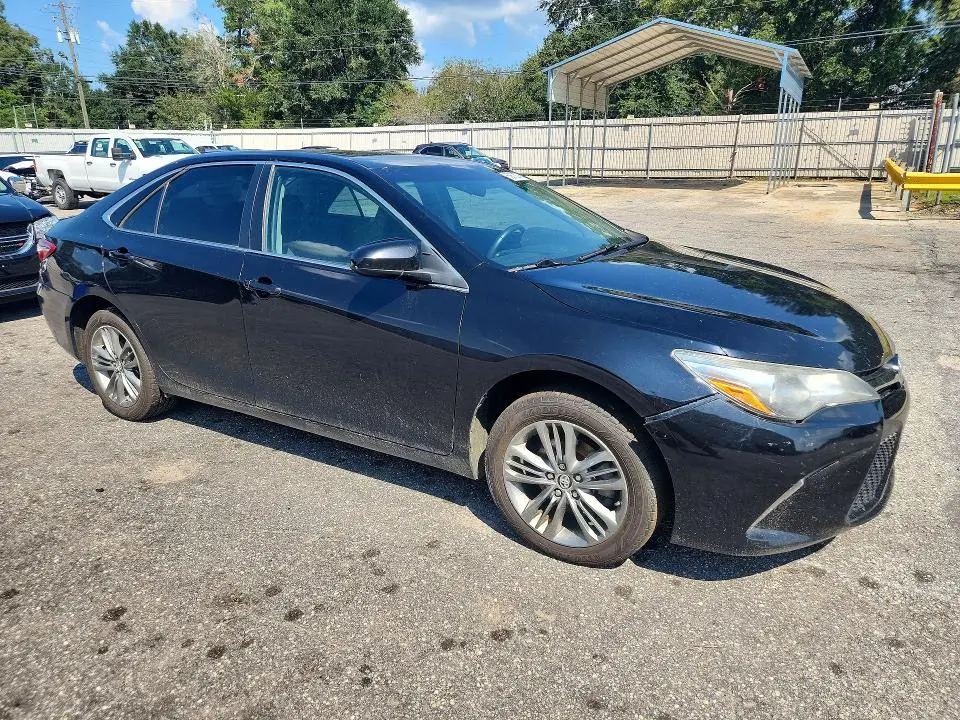2017 TOYOTA CAMRY SE  