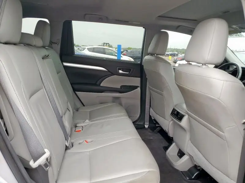 2015 TOYOTA HIGHLANDER XLE  