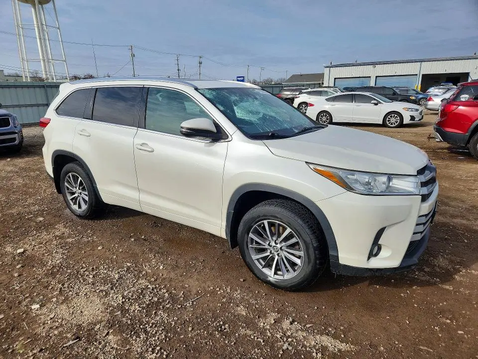 2018 TOYOTA HIGHLANDER XLE  