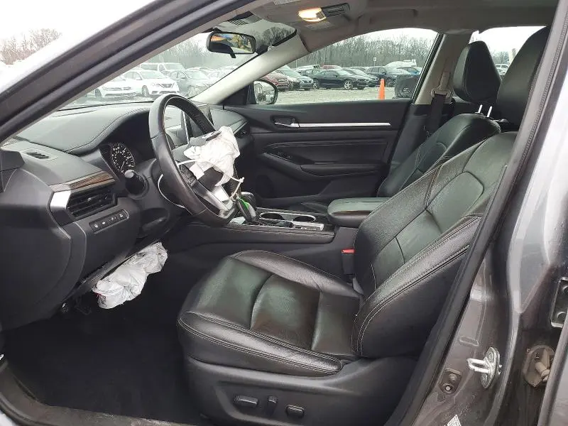 2022 NISSAN ALTIMA SL  