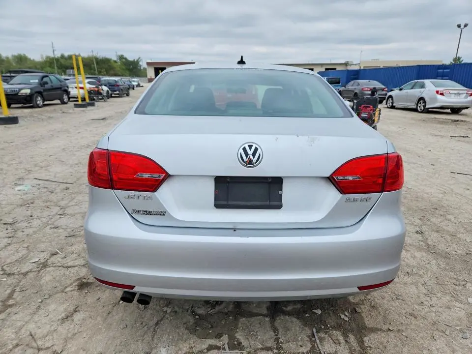2012 VOLKSWAGEN JETTA SE  