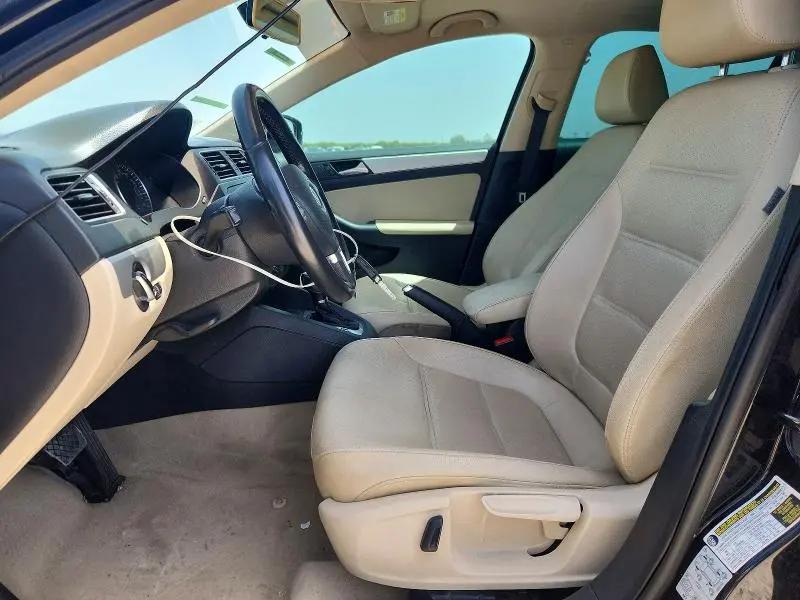 2013 VOLKSWAGEN JETTA SE  