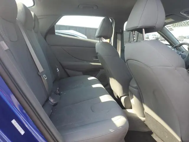 2024 HYUNDAI ELANTRA SE  