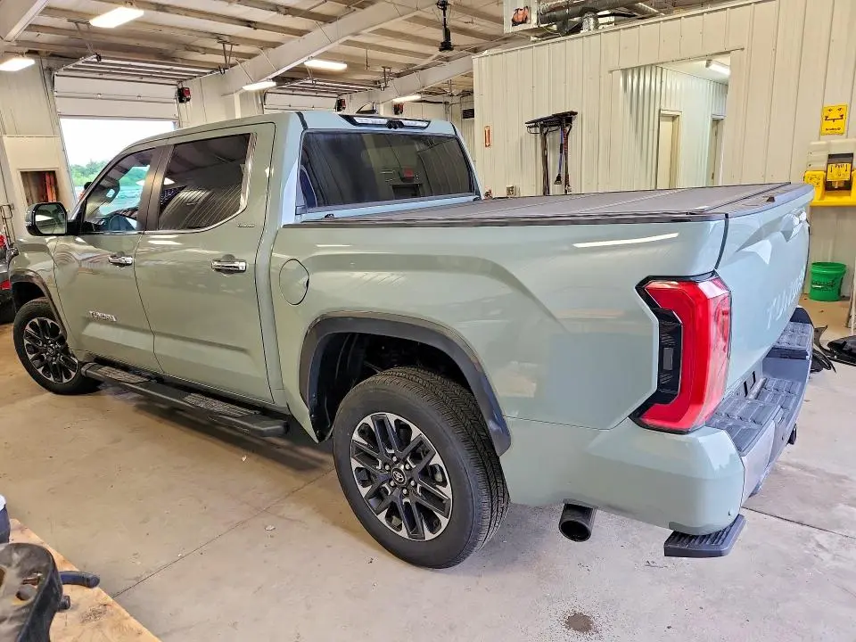 2026 TOYOTA TUNDRA CREWMAX LIMITED  