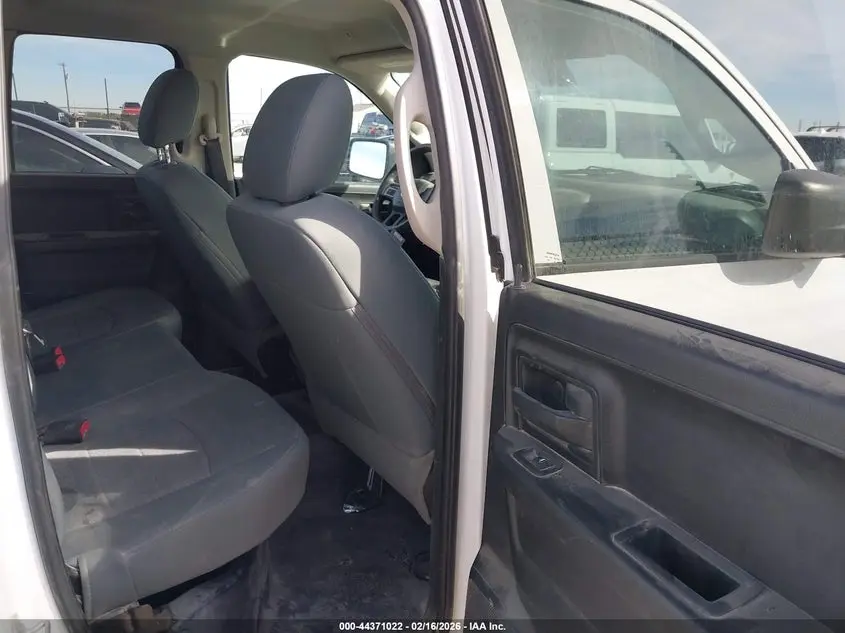 2017 RAM 1500 TRADESMAN  4X4 6'4 BOX