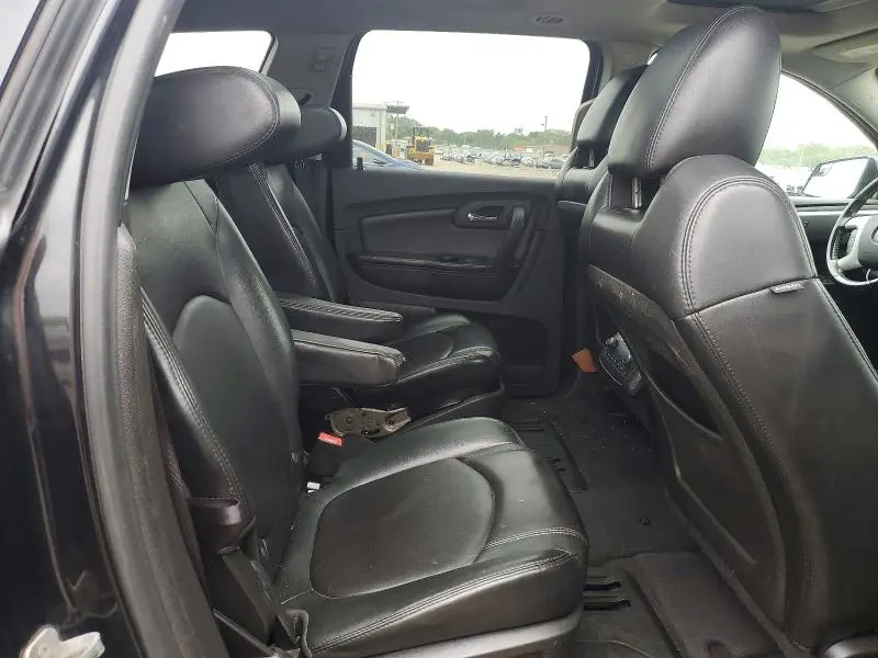 2011 CHEVROLET TRAVERSE LT  