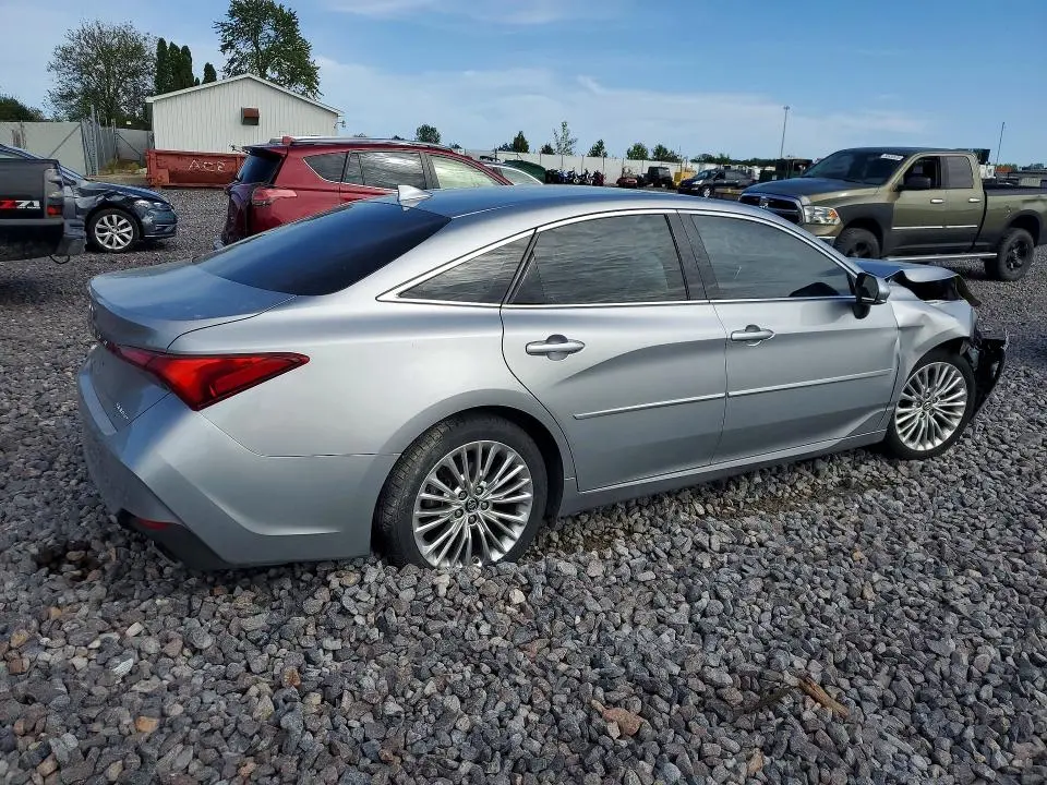 2019 TOYOTA AVALON LIMITED  