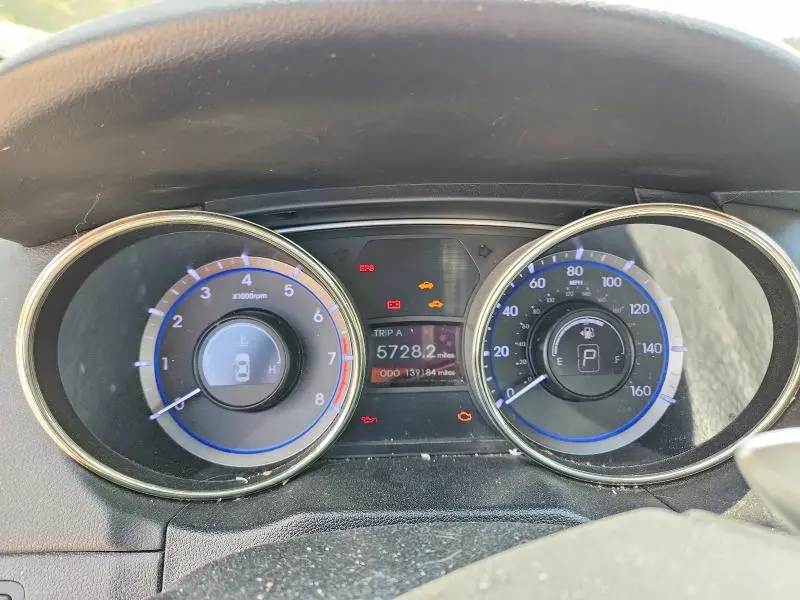 2012 HYUNDAI SONATA SE  