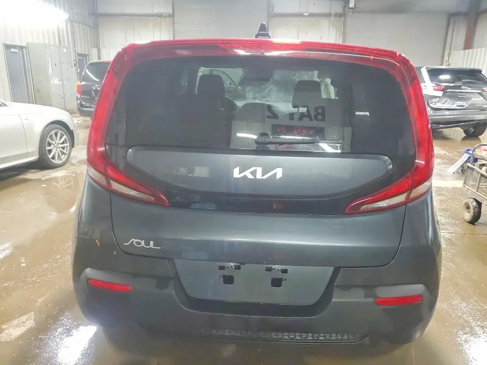 2022 KIA SOUL LX  