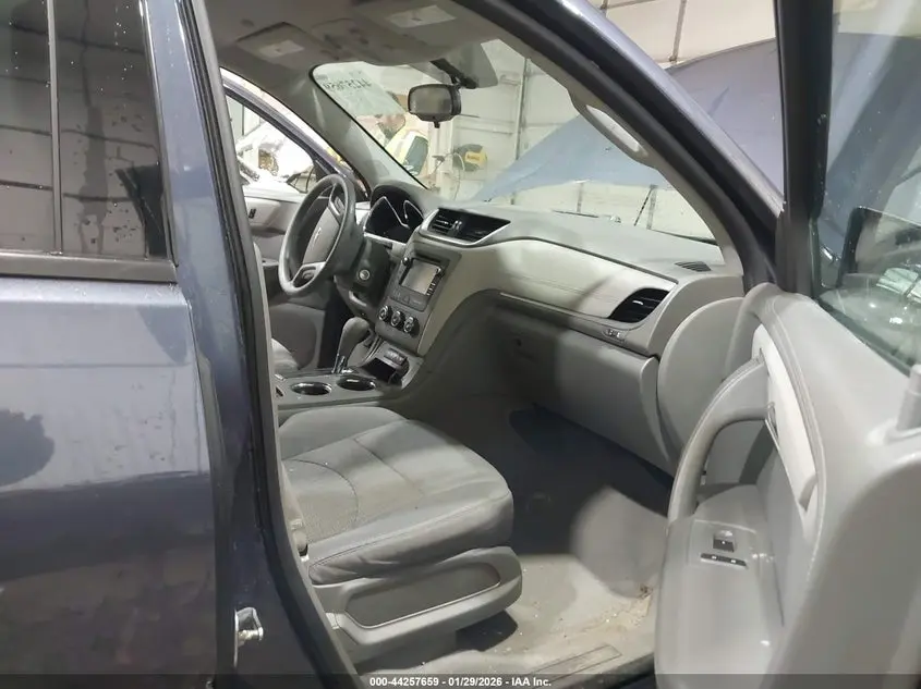 2014 CHEVROLET TRAVERSE LS