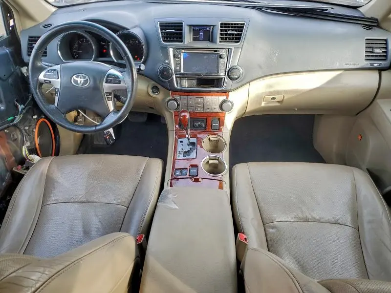 2013 TOYOTA HIGHLANDER LIMITED  