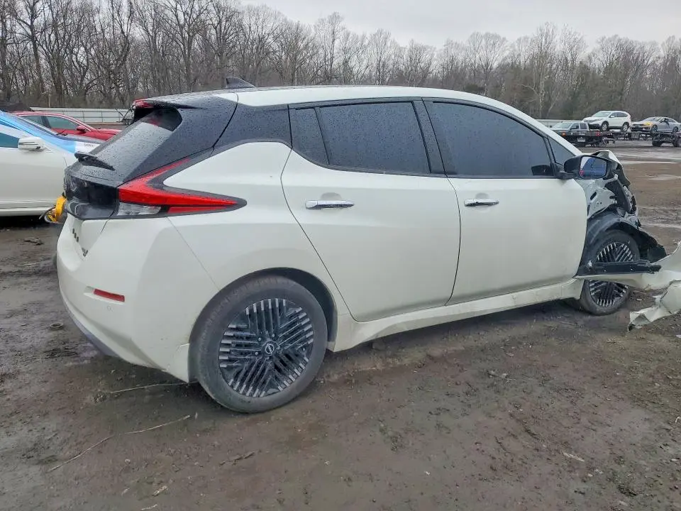 2023 NISSAN LEAF SV PLUS  
