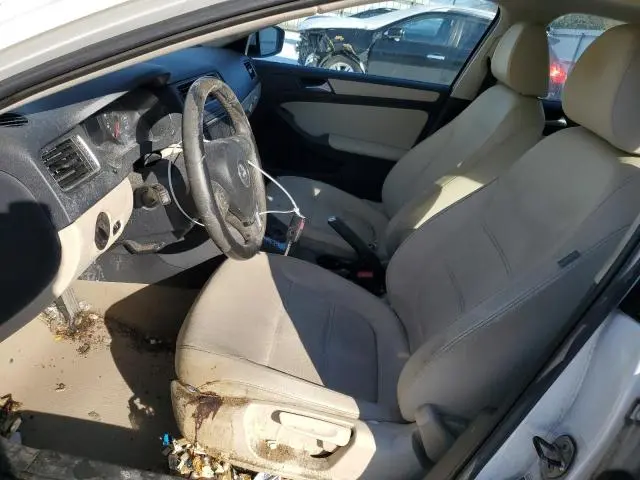 2011 VOLKSWAGEN JETTA SE  