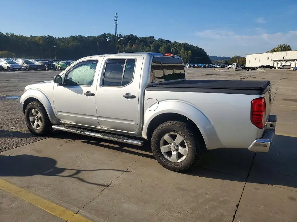 2010 NISSAN FRONTIER SE V6  