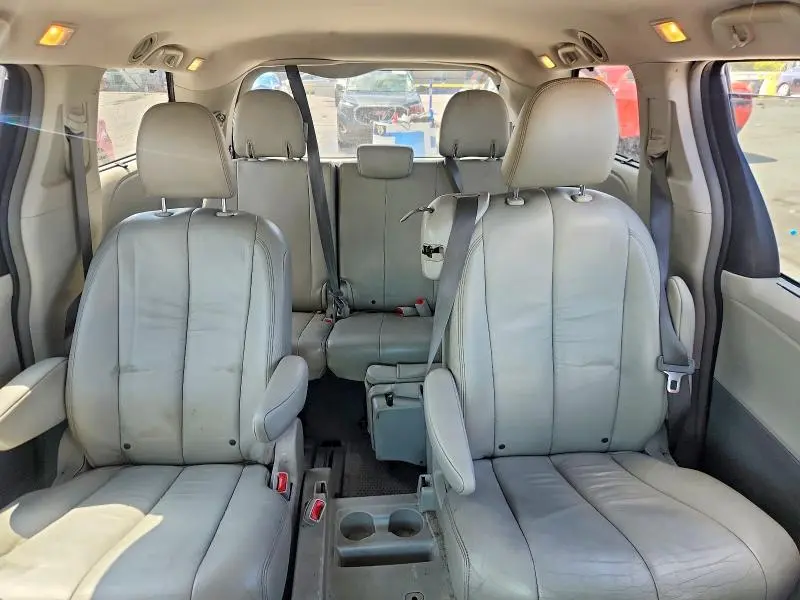 2011 TOYOTA SIENNA XLE 8-PASSENGER  