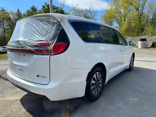 2022 CHRYSLER PACIFICA HYBRID TOURING L  