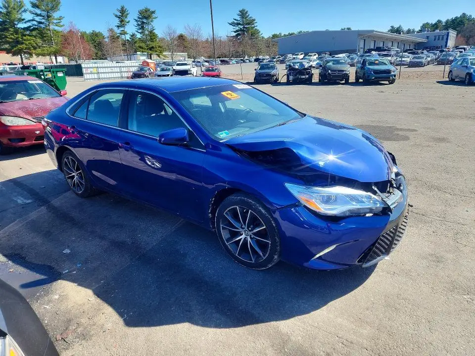 2015 TOYOTA CAMRY XSE V6  
